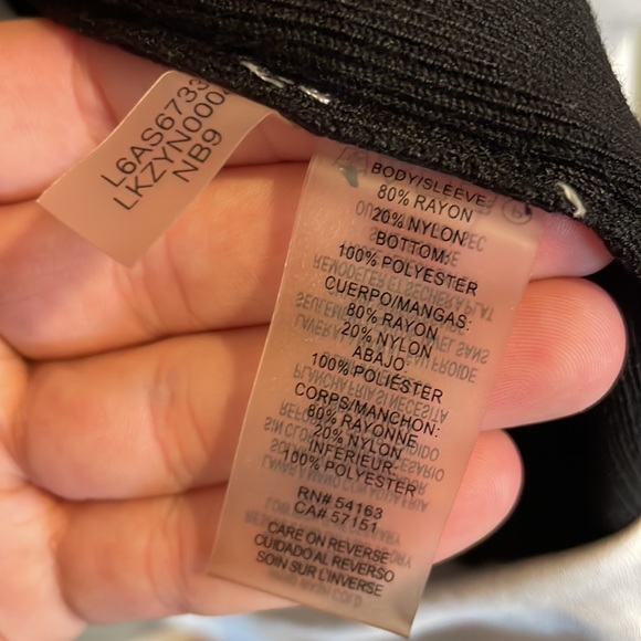 Karl Lagerfeld Paris size medium sweater - Picture 4 of 4